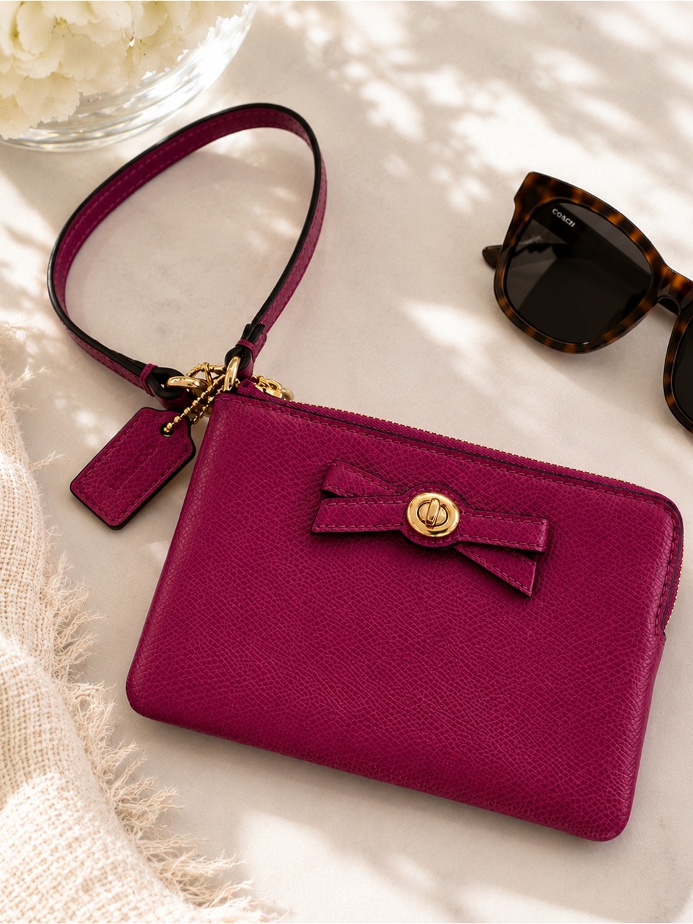 Authentic Coach 🎀 Turnlock Bow Corner Zip Wristlet Crossgrain Leather